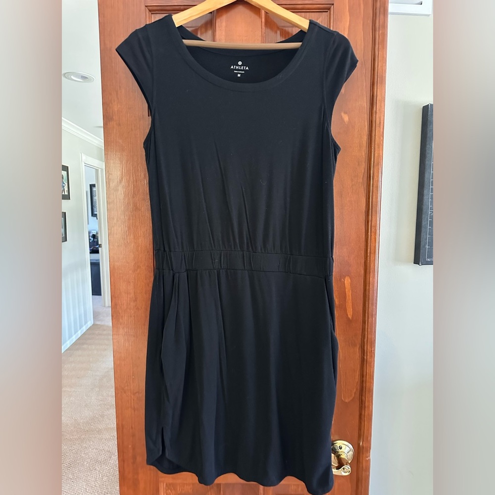 Athleta Dress w Cinched waist and pockets